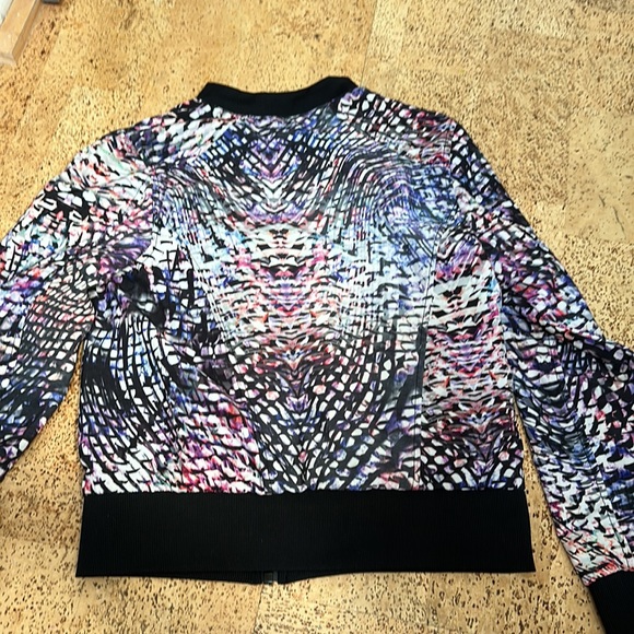 Gorgeous, reversible (EUC ) Zella girl’s athletic jacket. - Picture 5 of 14